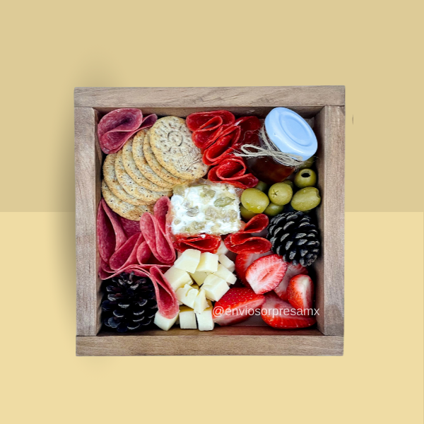 Charola con carnes frías
